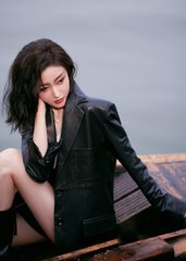 床上的禁爱场景未修改版
